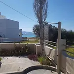 Sea Breeze Apartment *